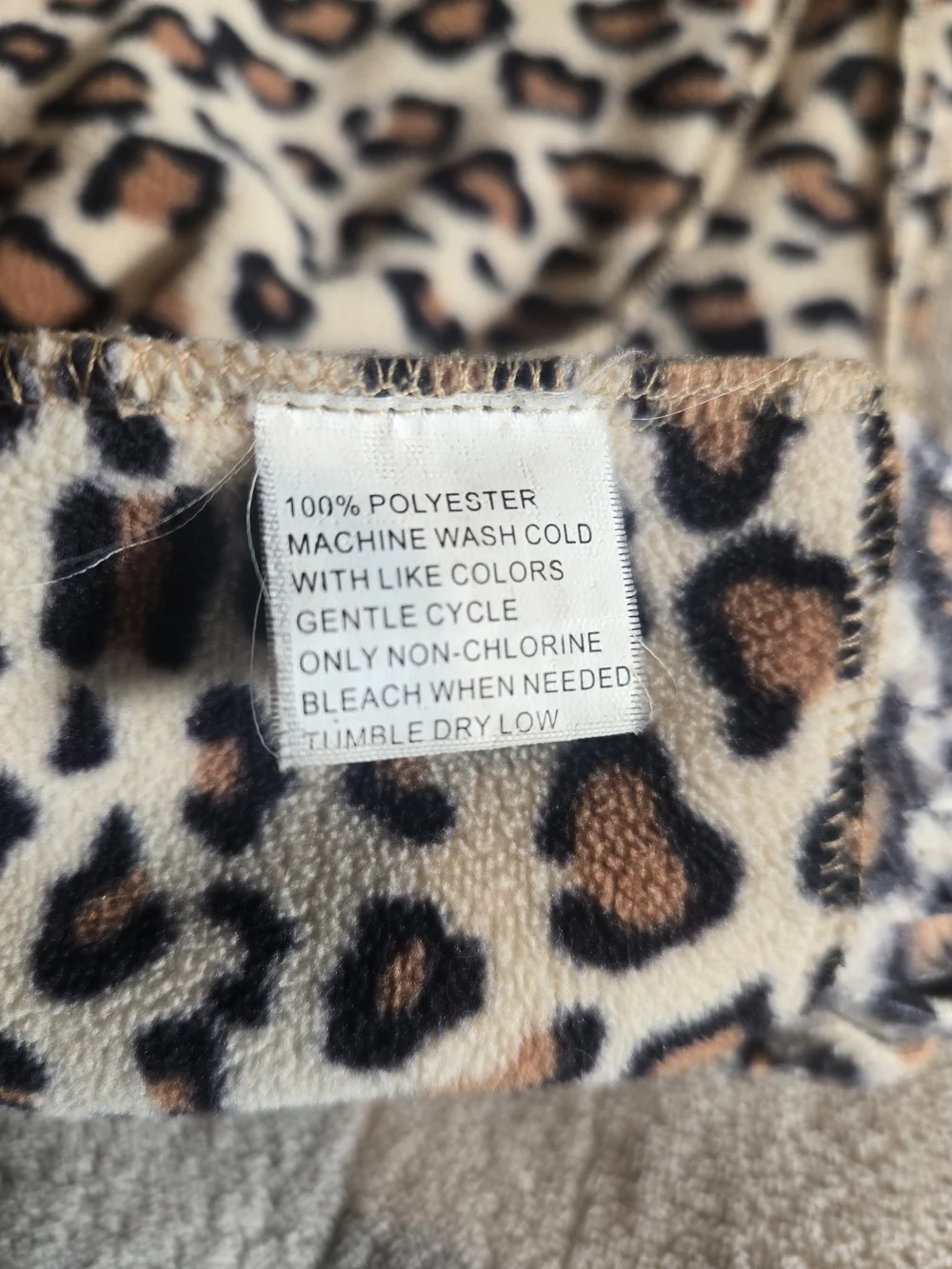 H&M Leopard Print Scarf & Scrunchie Set in Beige, Brown, Black